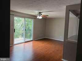 featured image of 3503 Wedgewood Ct Apt M #M