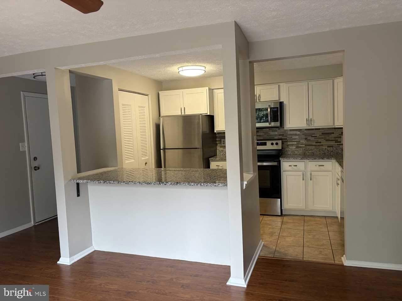 3503 Wedgewood Ct Apt M #M - Photo 5 of 28