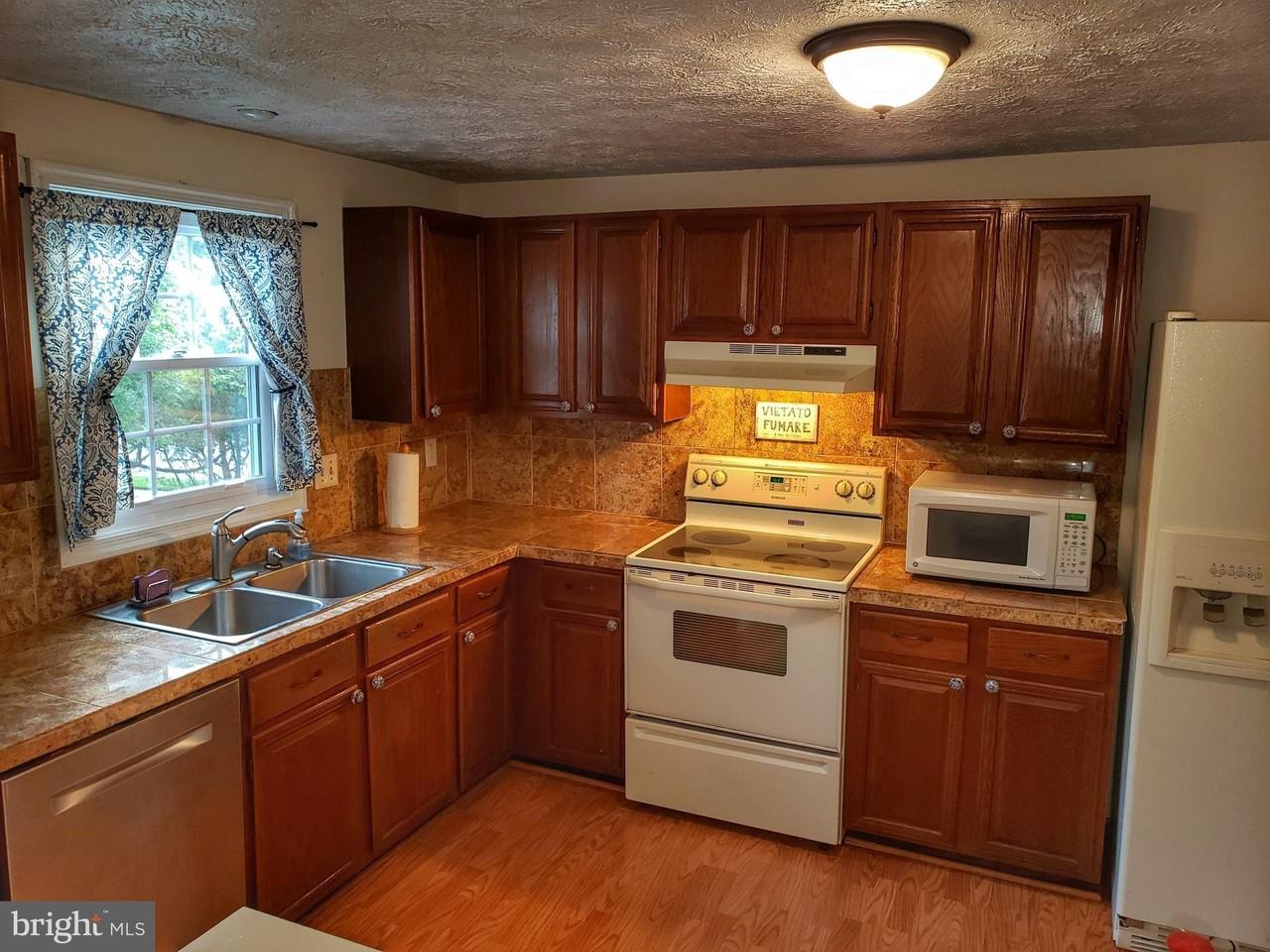 7109 Upper Mills Cir - Photo 4 of 17