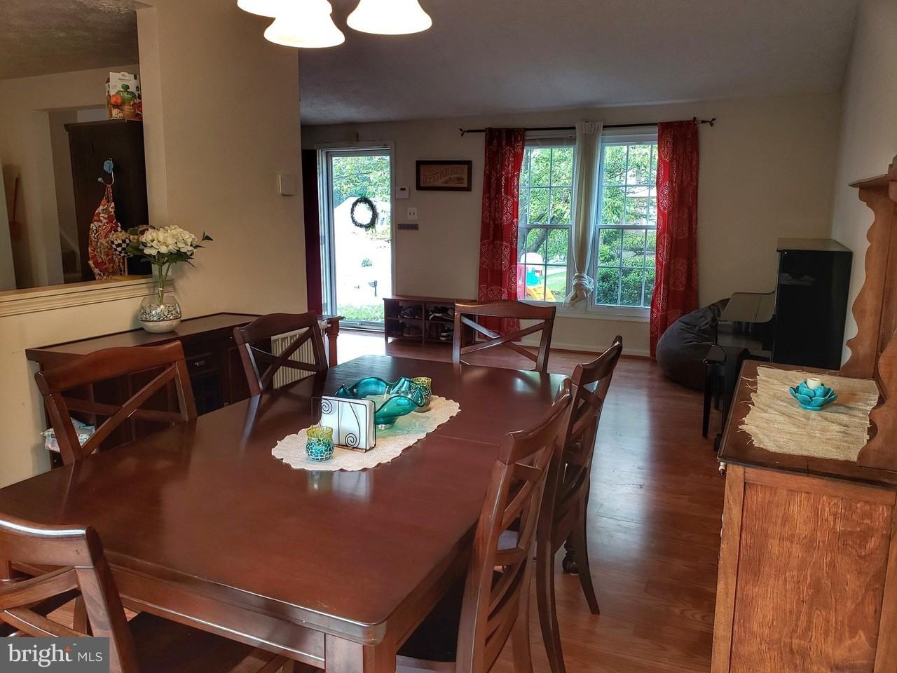 7109 Upper Mills Cir - Photo 5 of 17