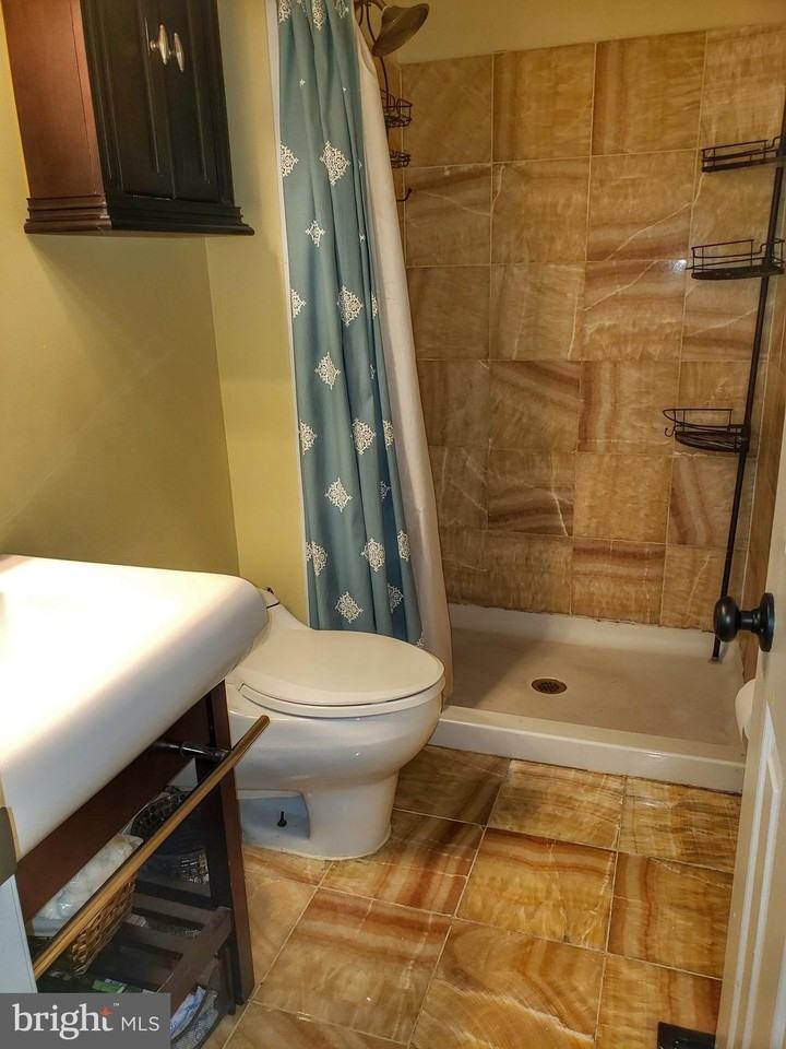 7109 Upper Mills Cir - Photo 7 of 17