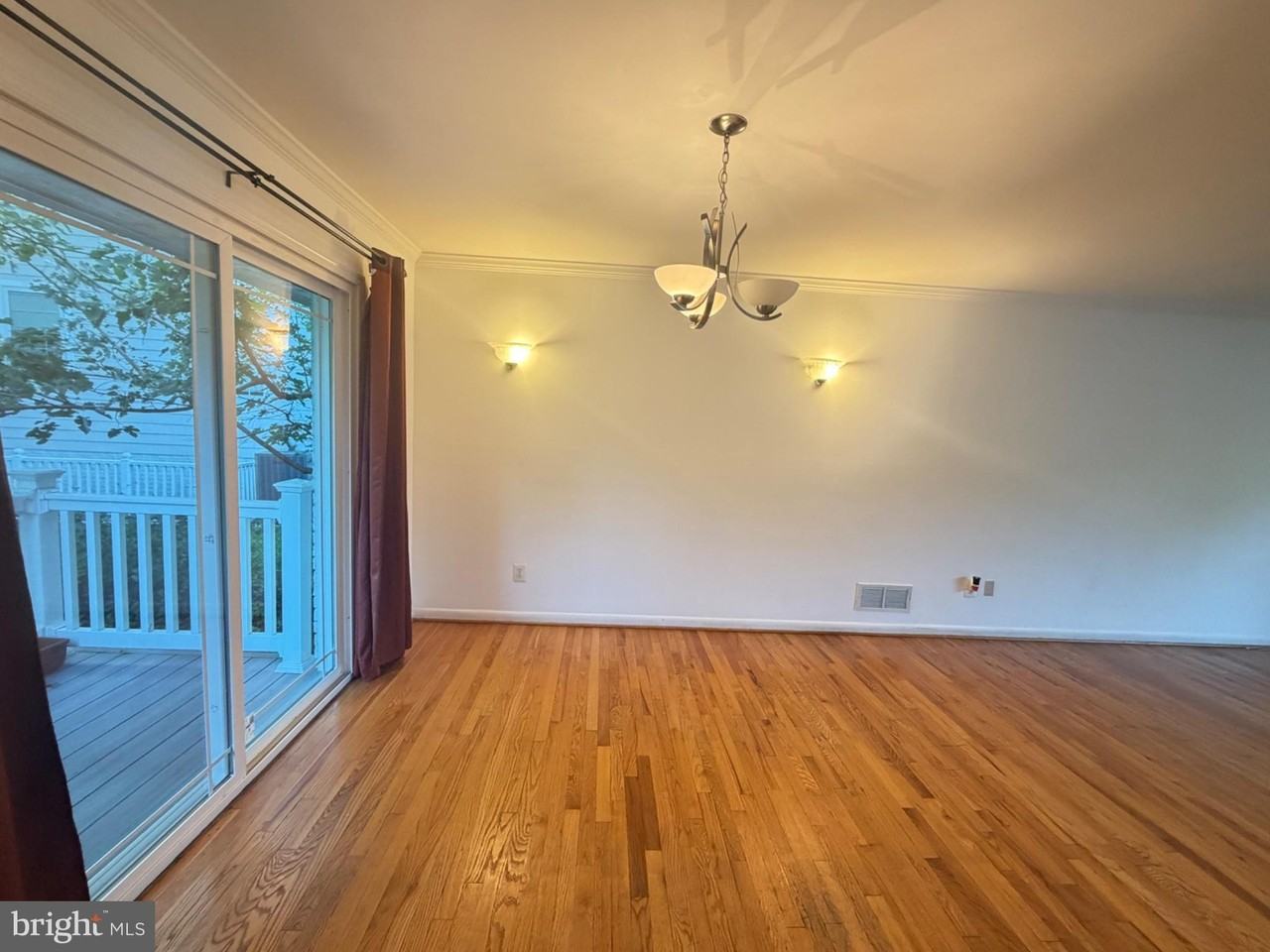 5808 Greentree Rd - Photo 4 of 23
