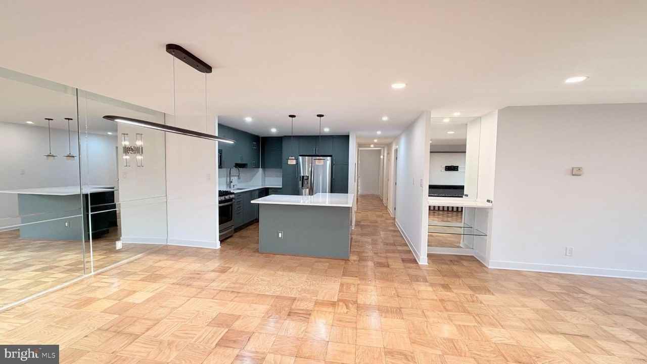 11801 Rockville Pike #712