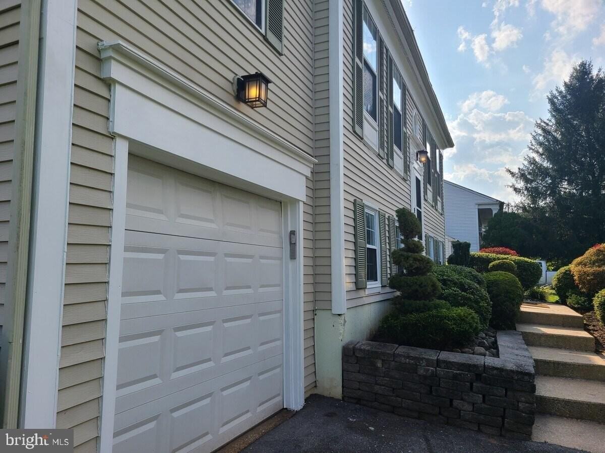 14216 Twig Rd - Photo 2 of 37
