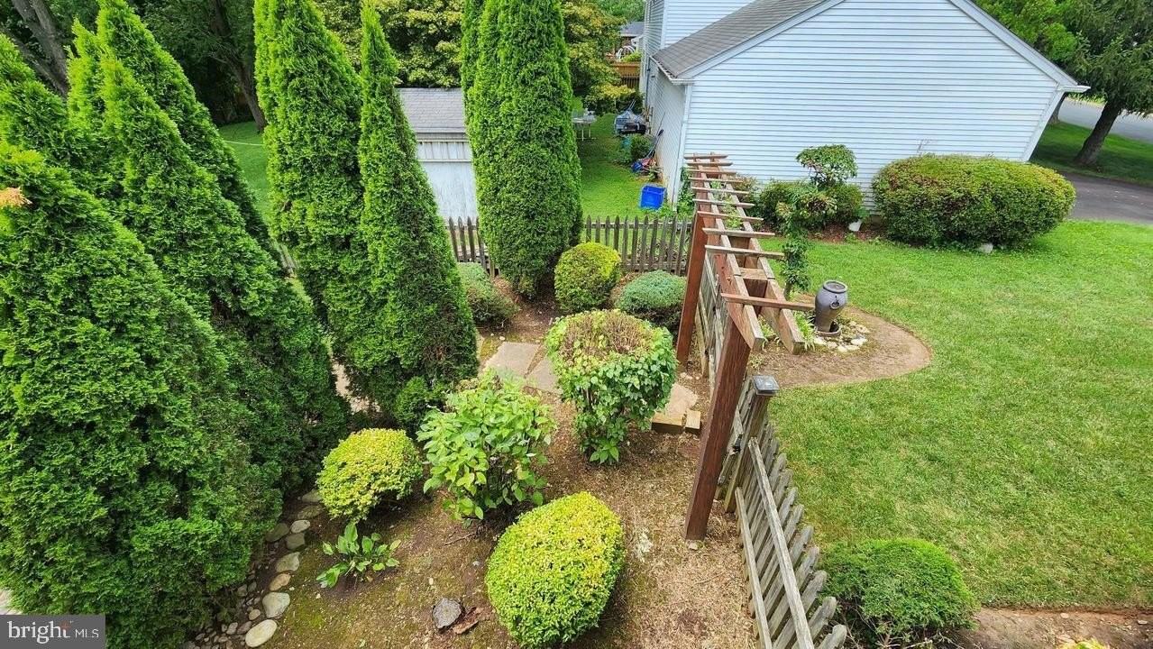 14216 Twig Rd - Photo 6 of 37