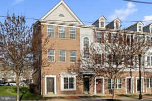 featured image of 1032 Lamberton St