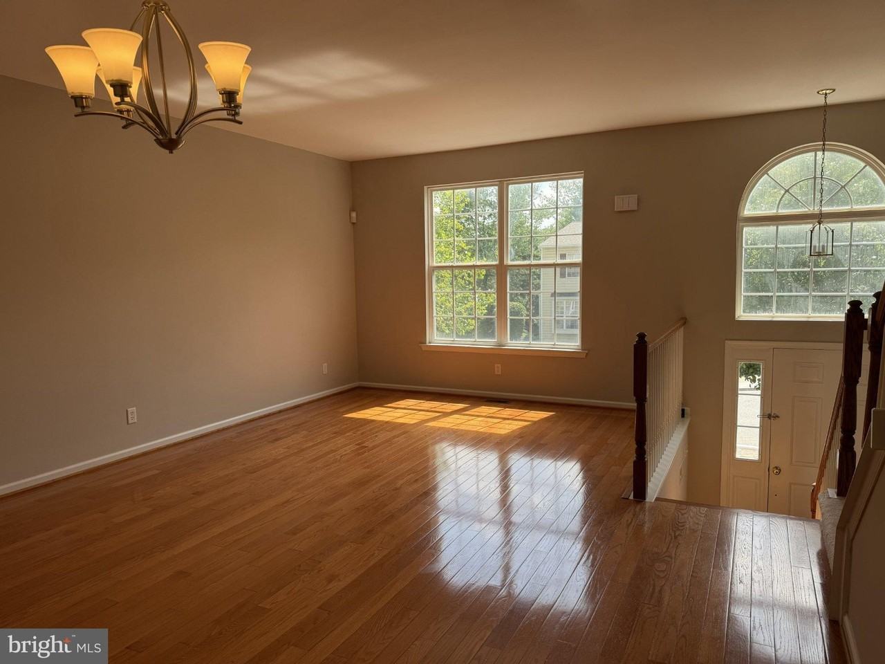 278 Yorktown Ct - Photo 2 of 28