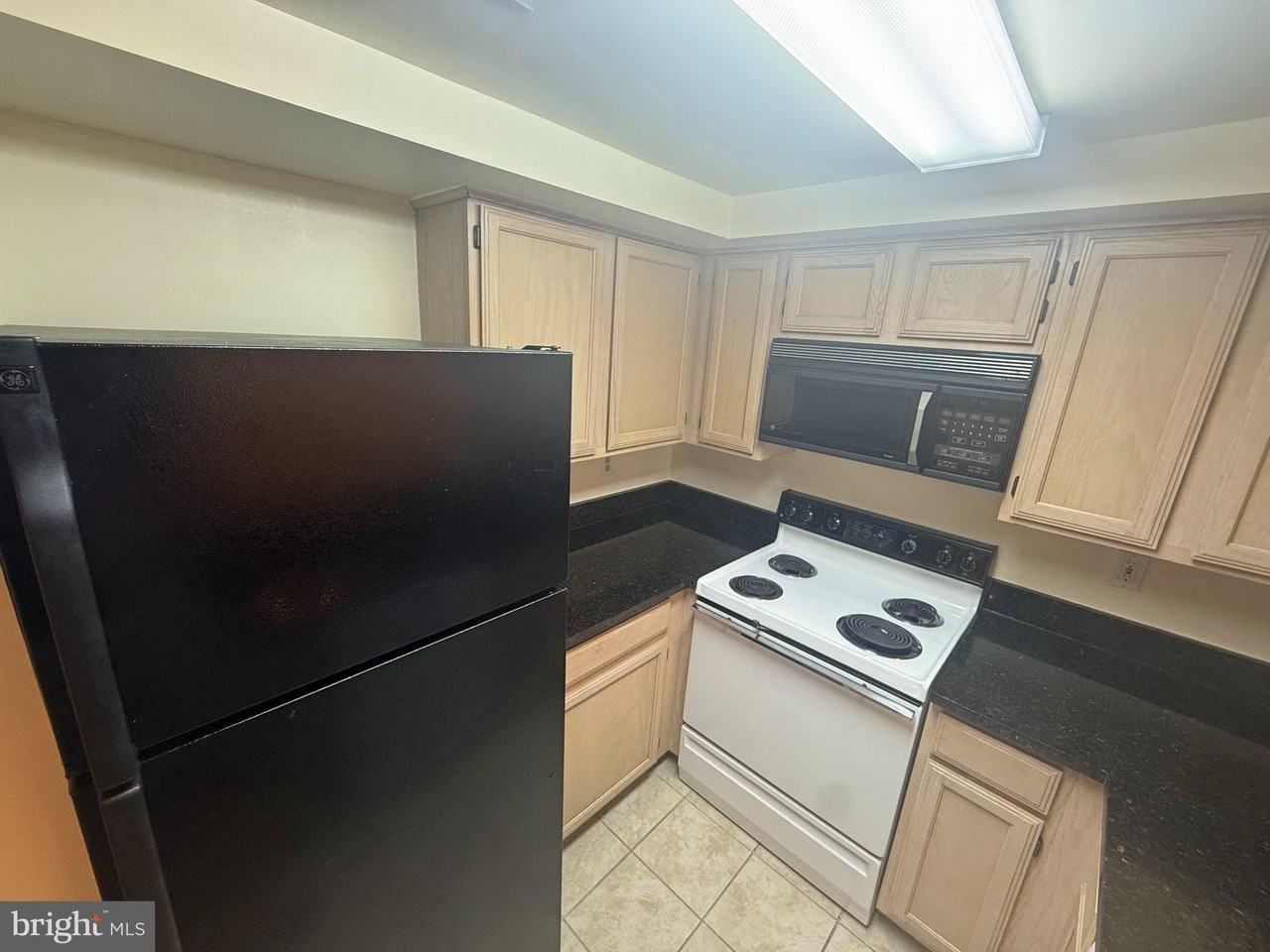 2400 Clarendon Blvd #607 - Photo 5 of 17