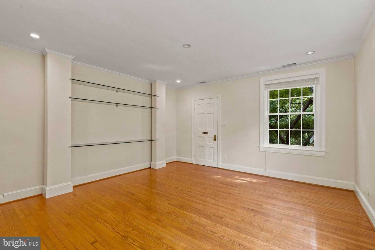 1400 S Edgewood St #539 - Photo 4 of 30