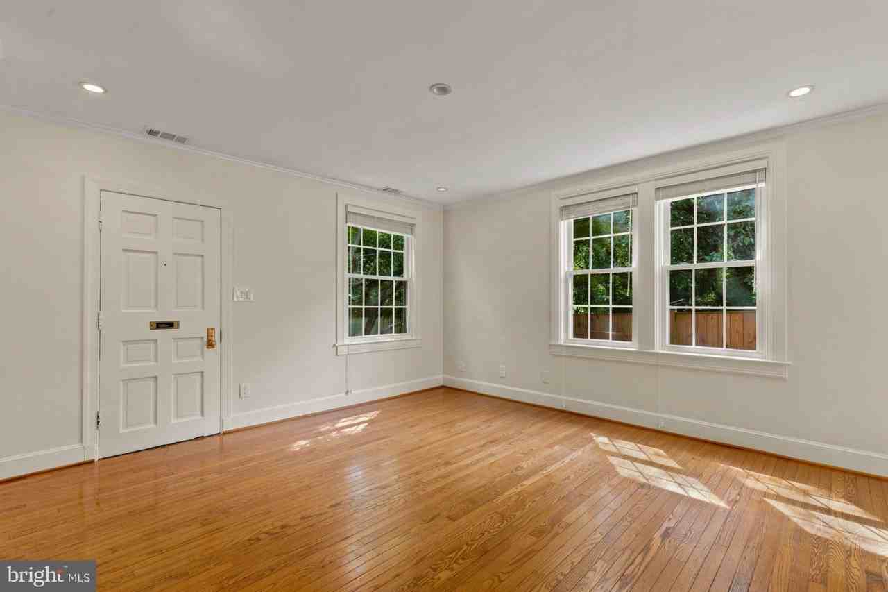 1400 S Edgewood St #539 - Photo 5 of 30