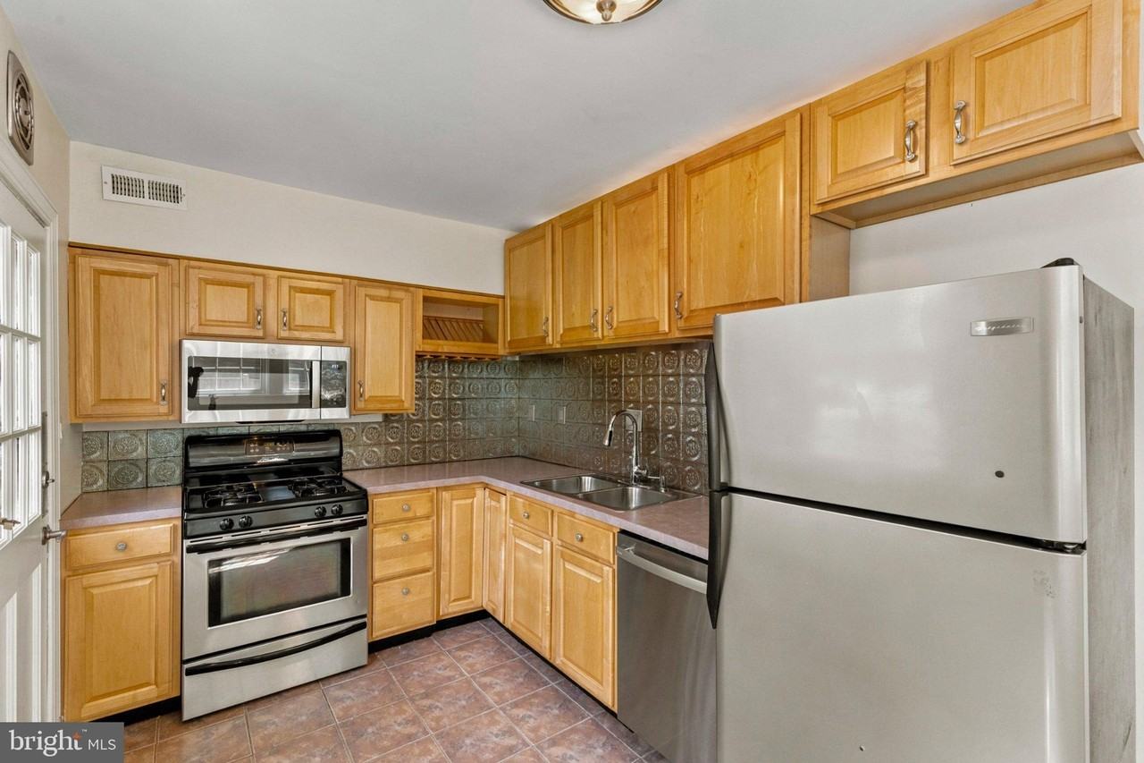1400 S Edgewood St #539 - Photo 7 of 30
