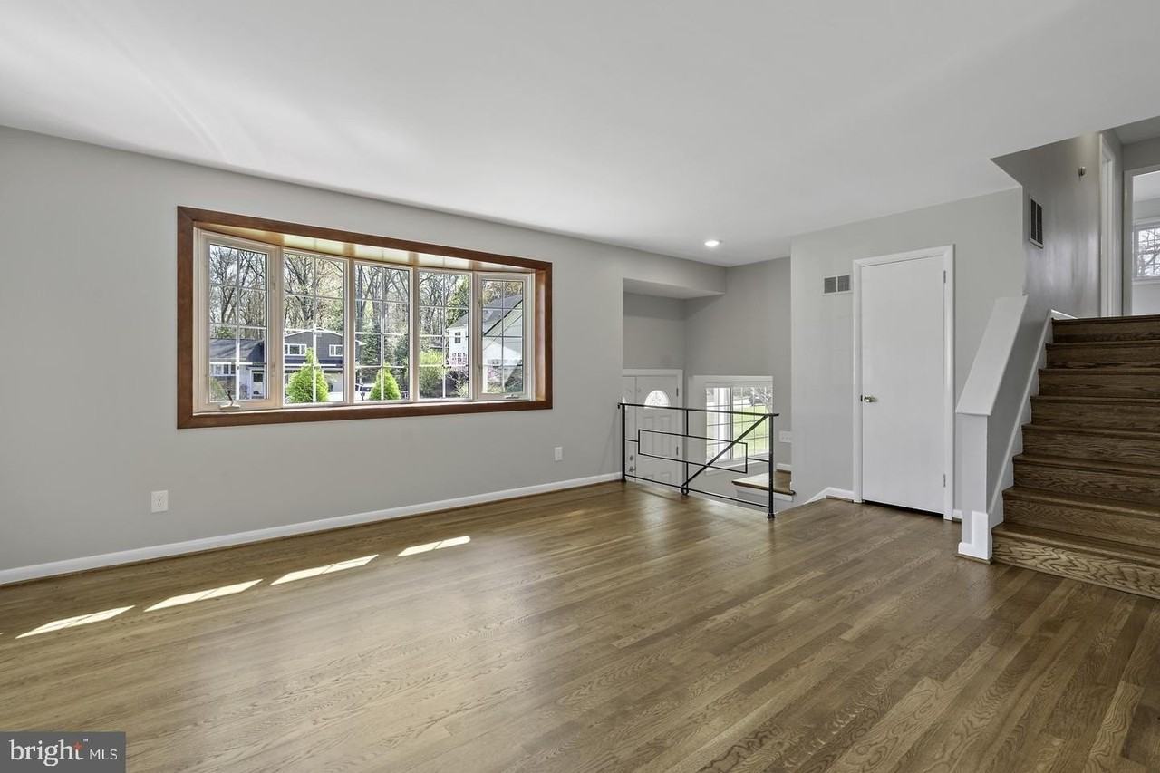 8908 Charles Augustine Dr - Photo 5 of 37
