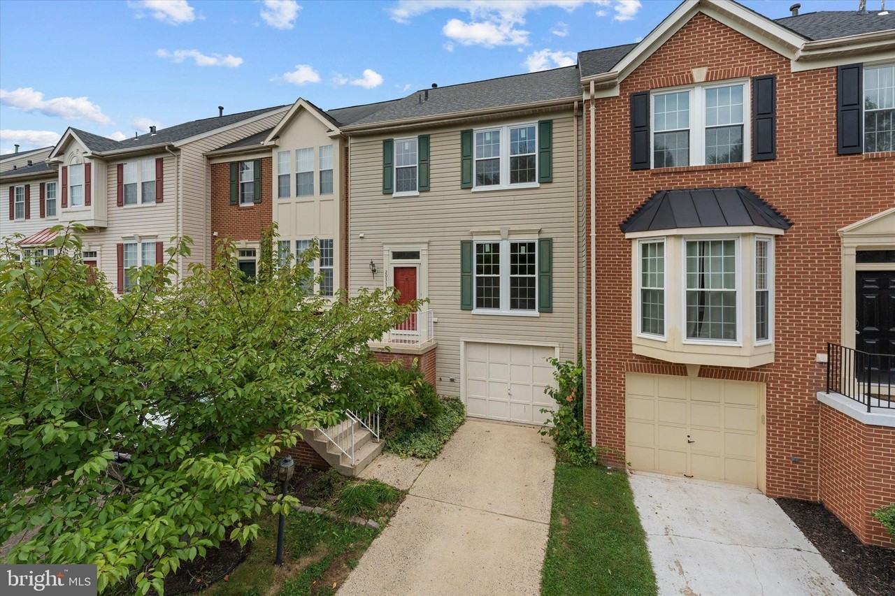 20335 Briarcliff Ter - Photo 2 of 41