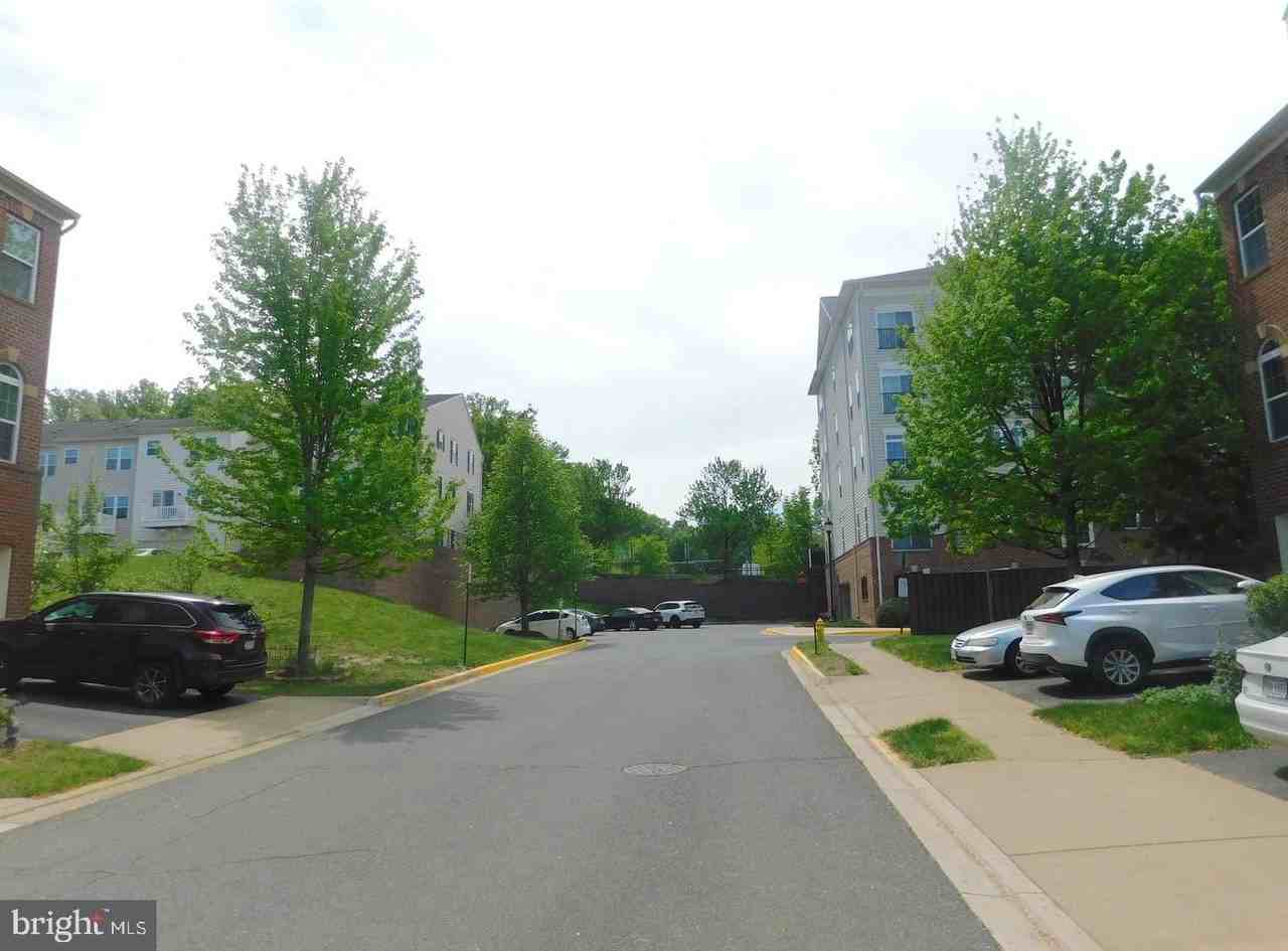 12705 Bedford Glen Way - Photo 7 of 50