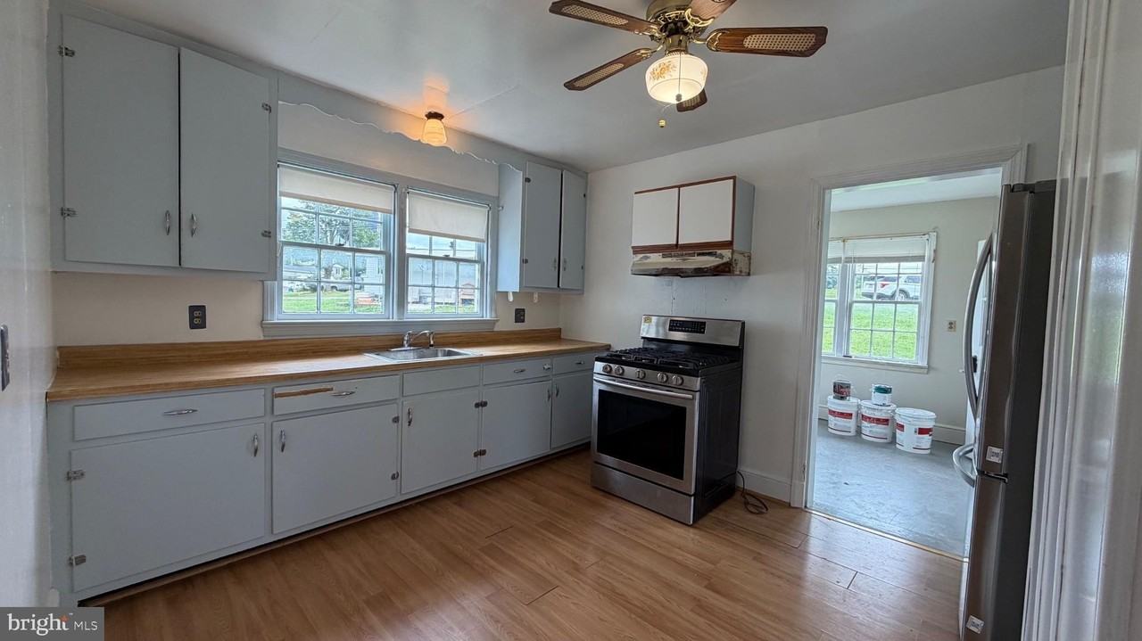 108 S Preston St - Photo 5 of 19