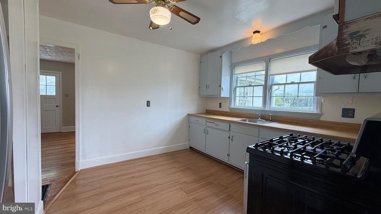 108 S Preston St - Photo 6 of 19
