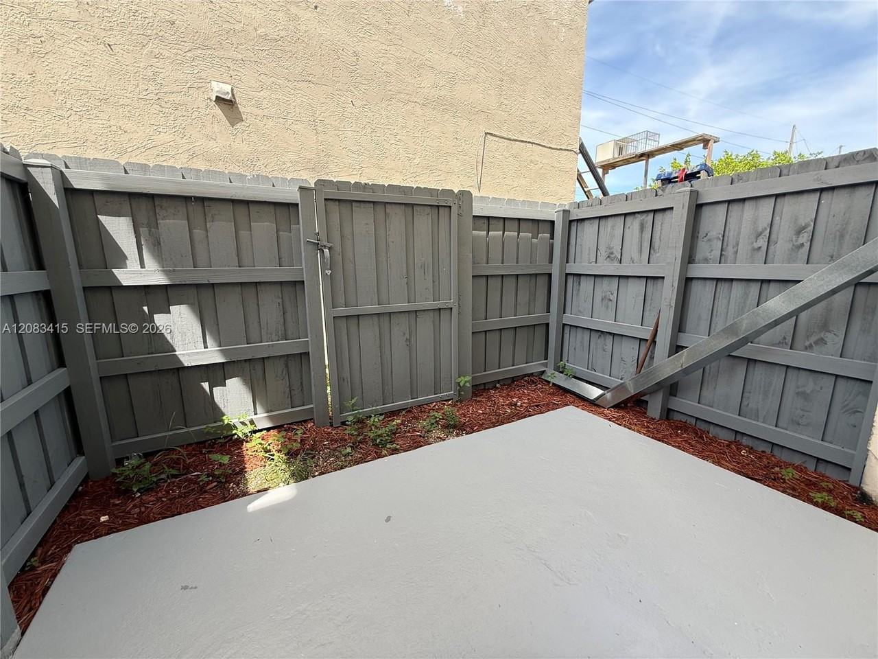 Ne 18th Ave - Photo 7 of 8