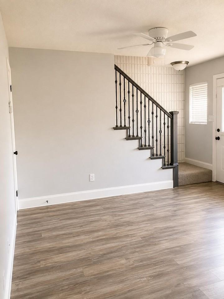 781 N Valley View Dr #D - Photo 4 of 8
