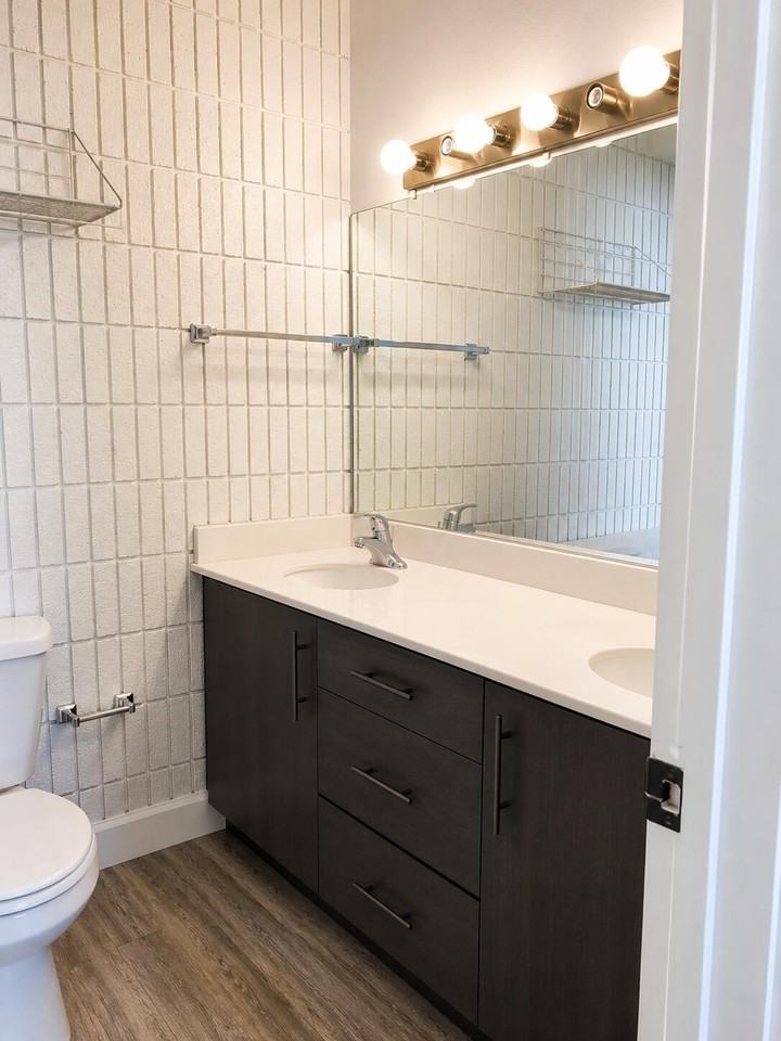 781 N Valley View Dr #D - Photo 7 of 8