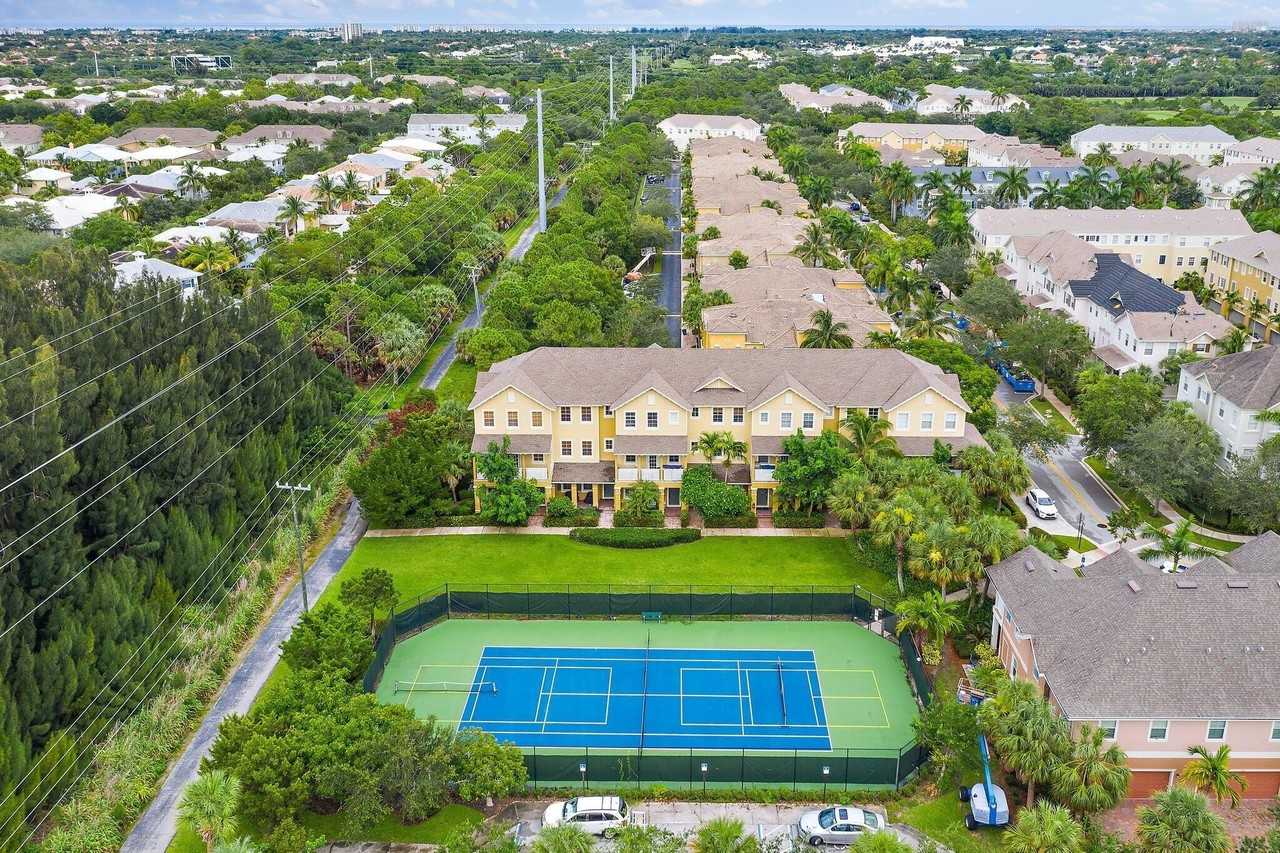 356 W Thatch Palm Cir #105 - Photo 3 of 19