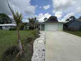 featured image of 1832 Se Manth Ln