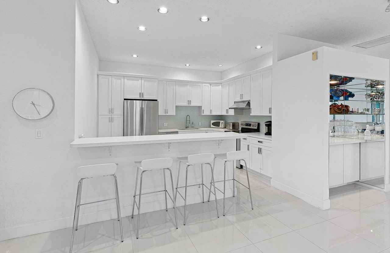 5190 Lake Catalina Dr #B - Photo 5 of 47