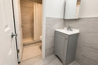 Private Bedroom in 7 Bedroom/2.5 Bathroom Home - Photo 1 of 1