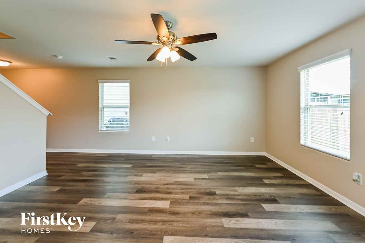 10031 Orchid Spring Ln - Photo 3 of 15