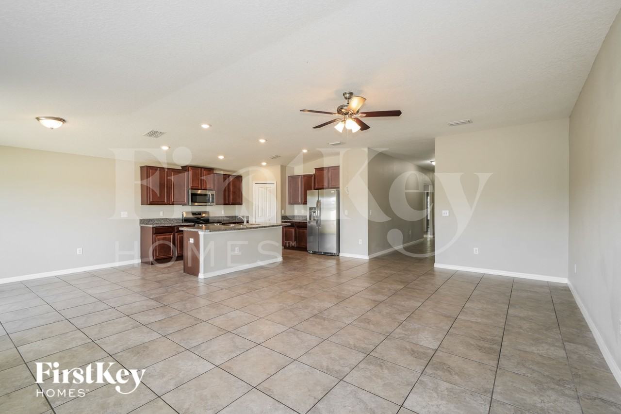 1908 Broad Winged Hawk Dr - Photo 3 of 17