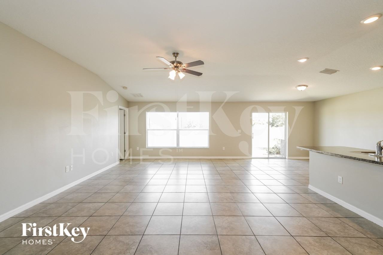 1908 Broad Winged Hawk Dr - Photo 4 of 17