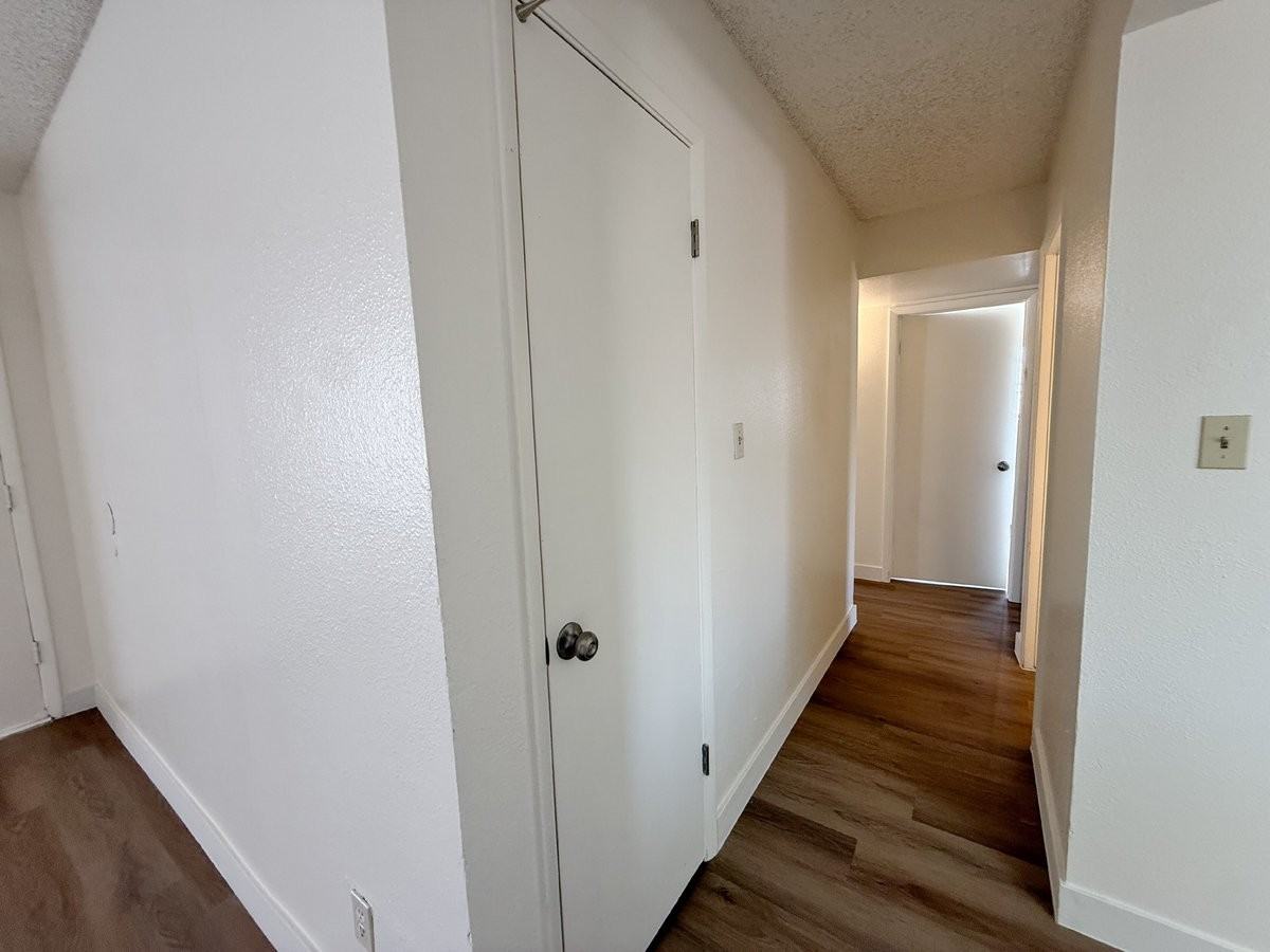 15420 N 23rd Dr - Photo 2 of 31