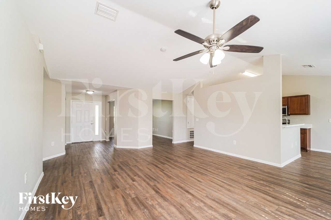 2153 Nw 18th Pl - Photo 3 of 17