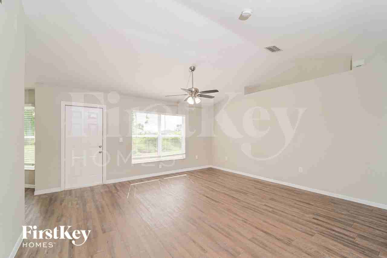2153 Nw 18th Pl - Photo 4 of 17