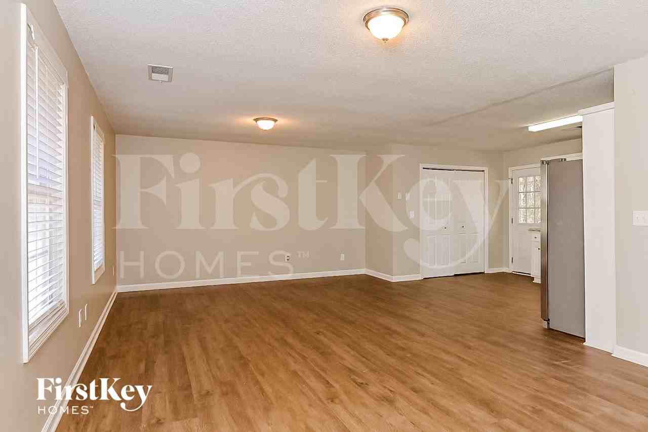 140 Teal Pl - Photo 3 of 15