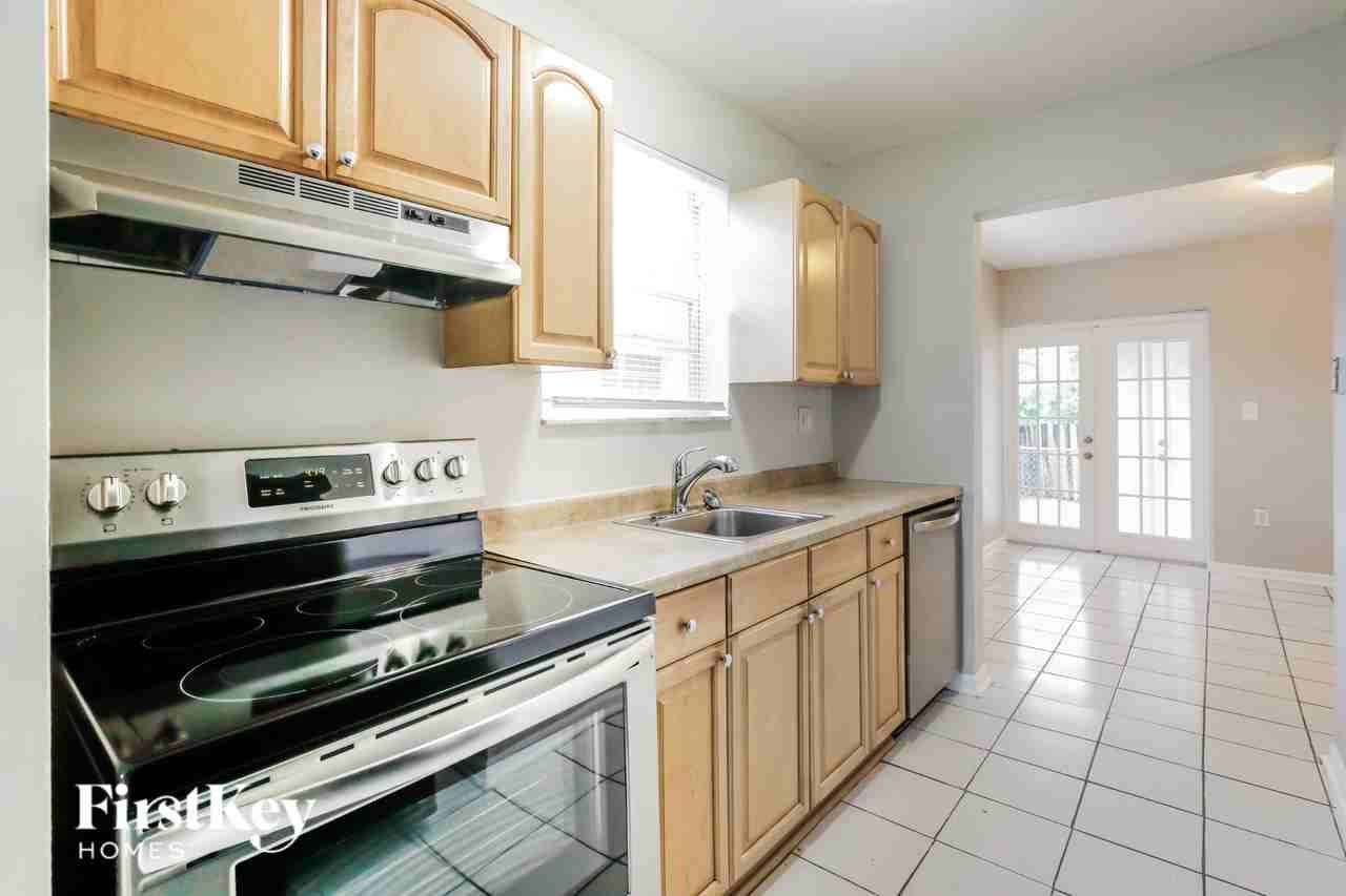 9233 Sw 204th Ter - Photo 7 of 15