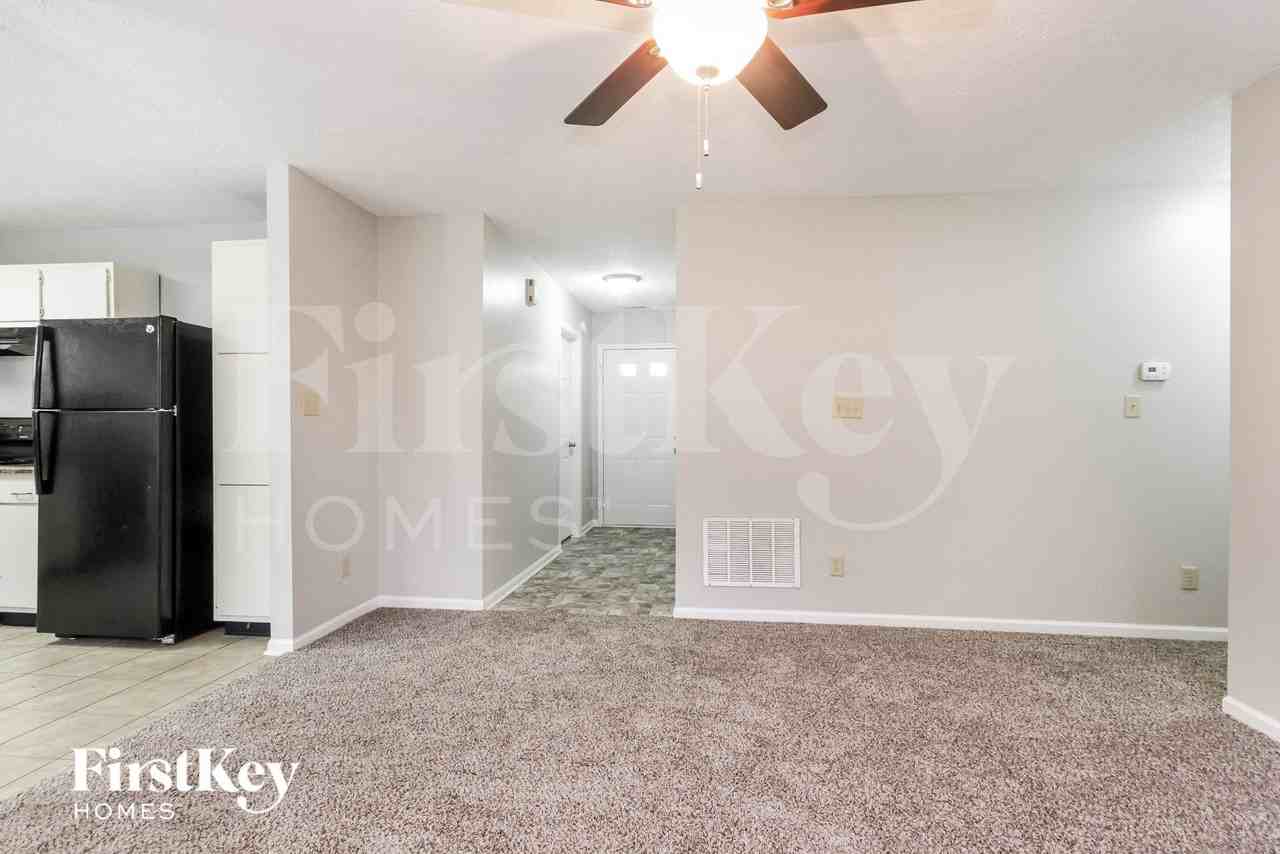5143 Longmeadow Ct - Photo 3 of 15