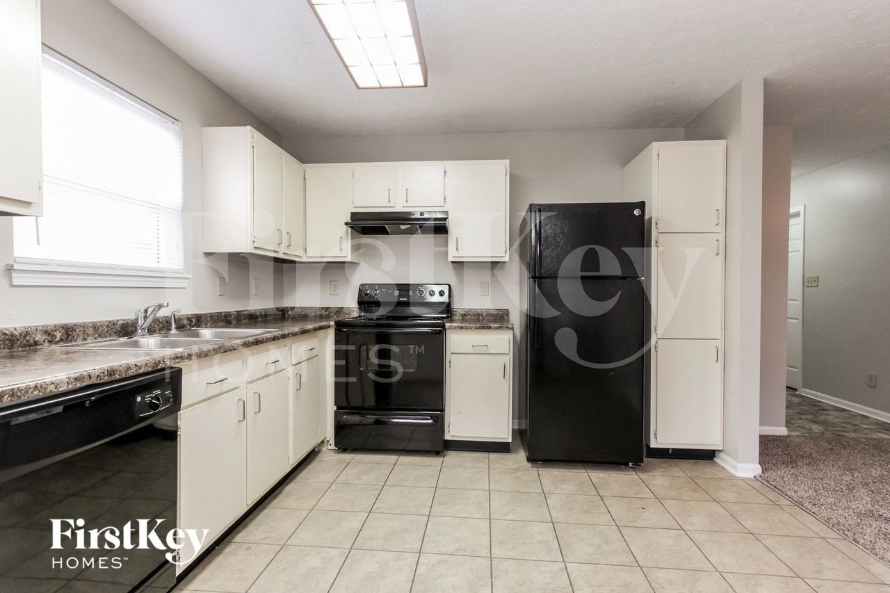 5143 Longmeadow Ct - Photo 4 of 15