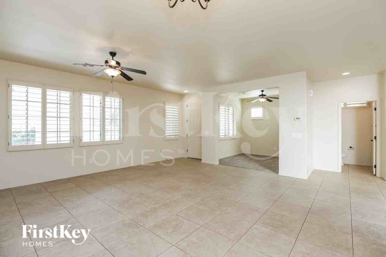 3441 S Jacana Ln - Photo 3 of 15