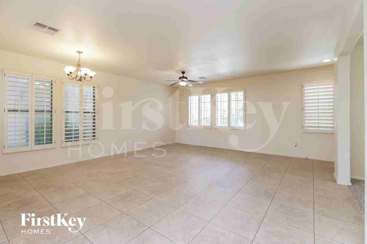 3441 S Jacana Ln - Photo 5 of 15