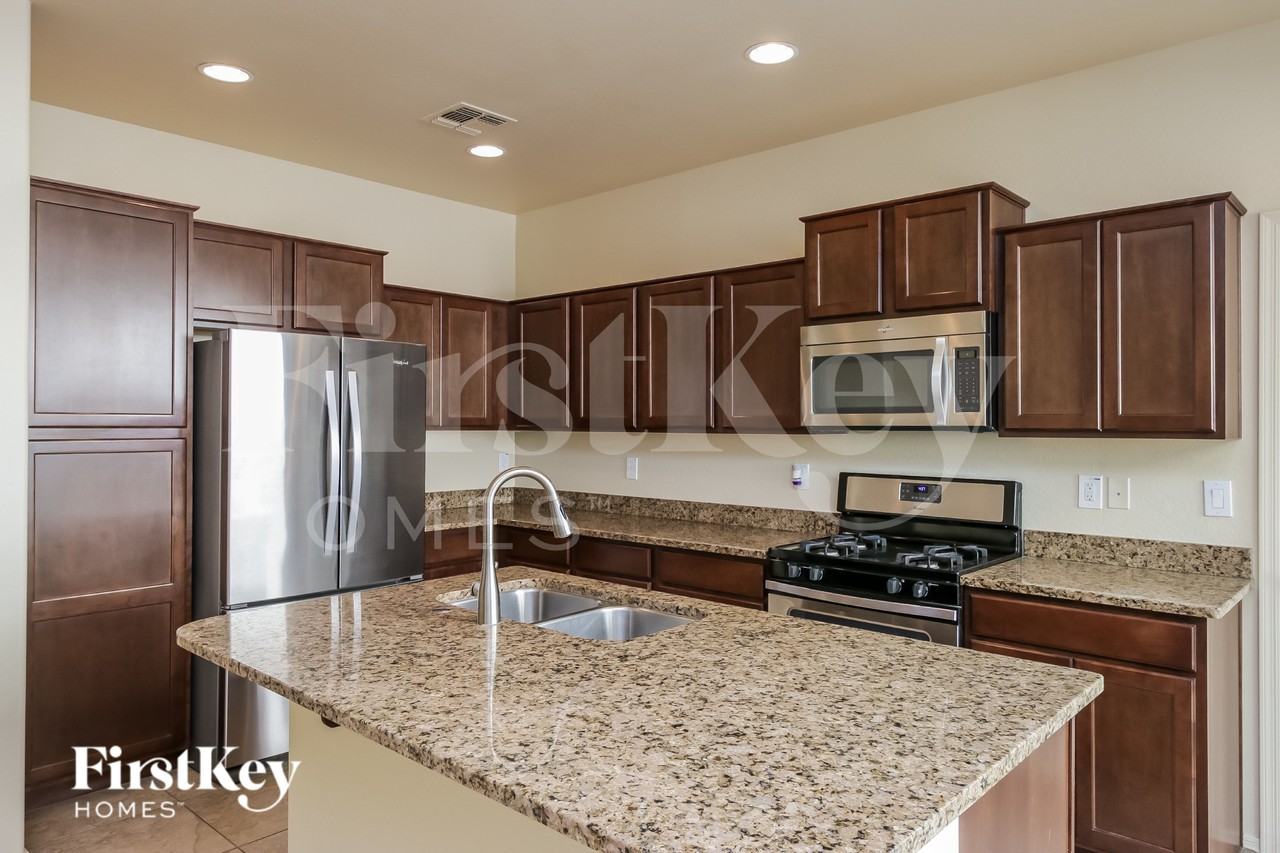 3441 S Jacana Ln - Photo 7 of 15
