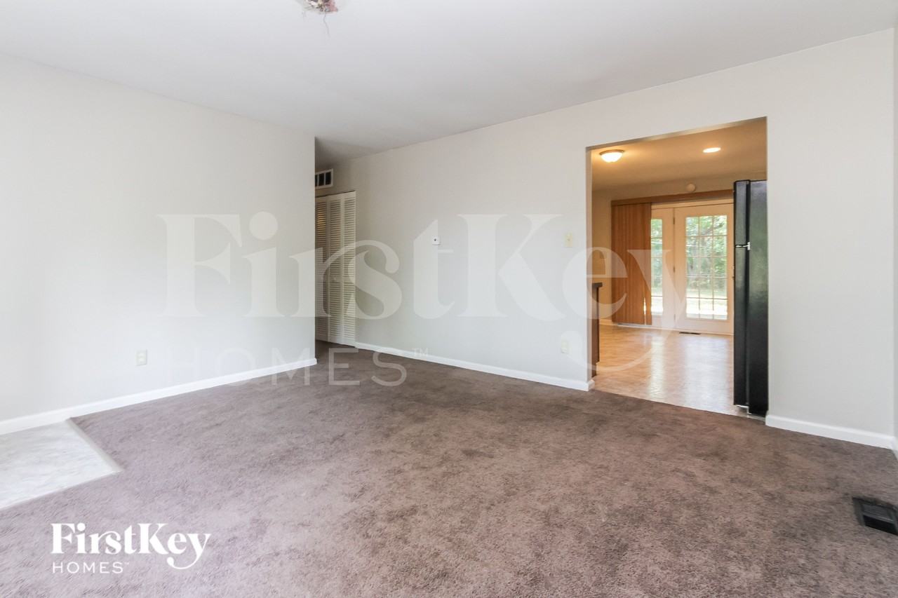 10207 Catalina Dr - Photo 4 of 10