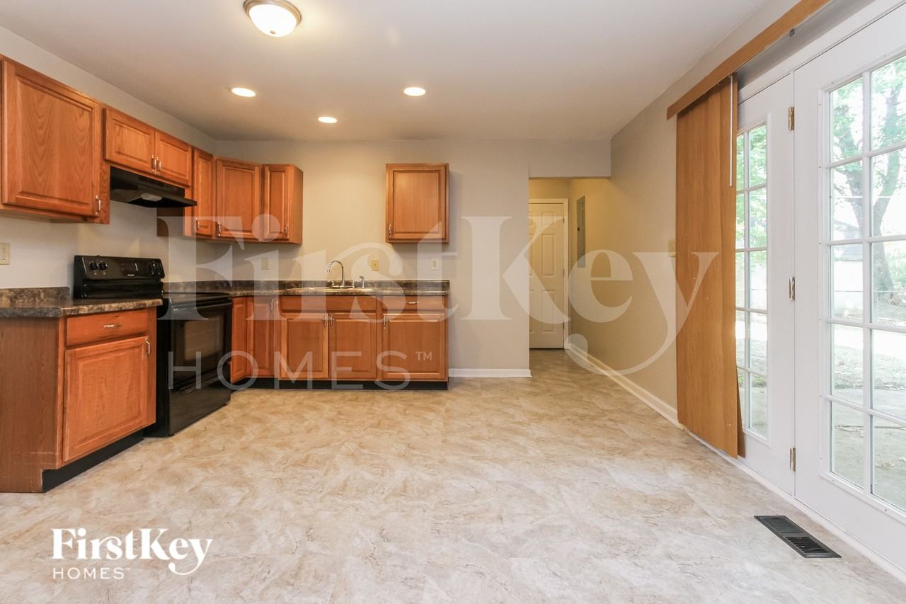 10207 Catalina Dr - Photo 5 of 10