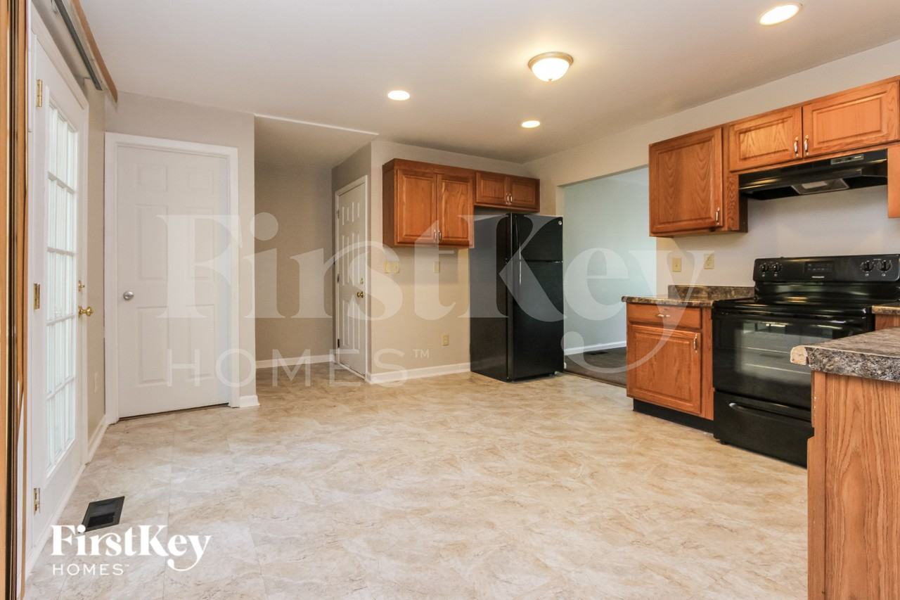 10207 Catalina Dr - Photo 6 of 10