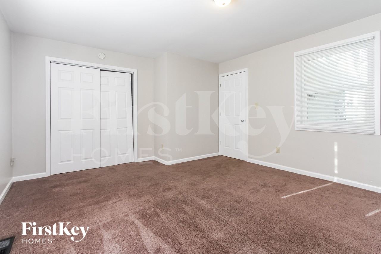 10207 Catalina Dr - Photo 7 of 10