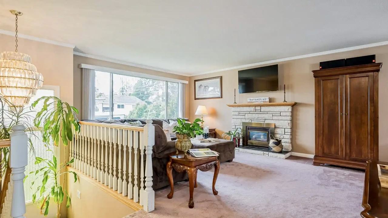 19741 54A Ave - Photo 3 of 23