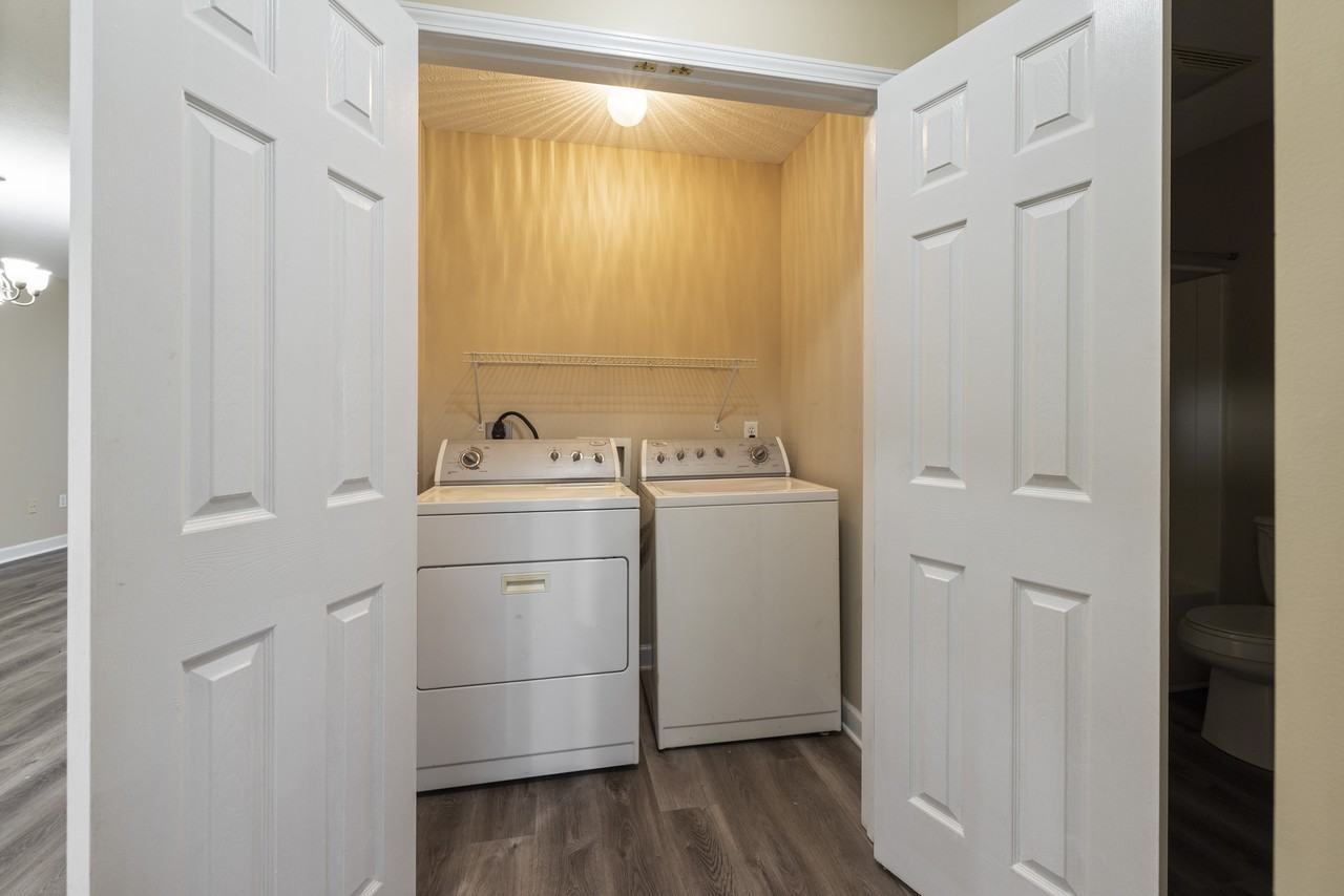 3408 W Jefferson St #3408WJ - Photo 4 of 17