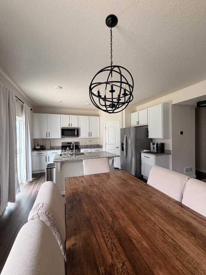 5215 Lumos Ln - Photo 7 of 27