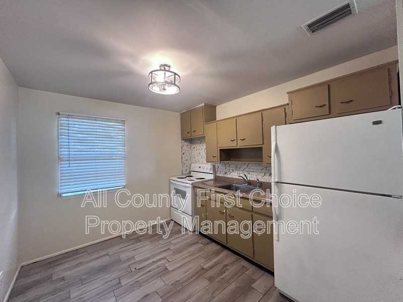 6480 66th Ave N - Photo 3 of 13