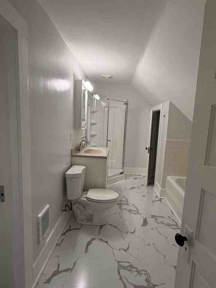 38 Glenwood Blvd Apt 2 #2 - Photo 4 of 15