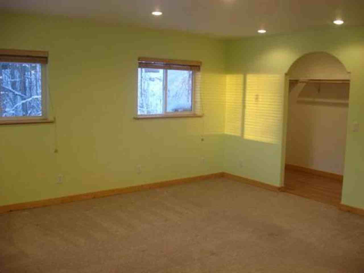 855 Highlander Dr - Photo 4 of 8
